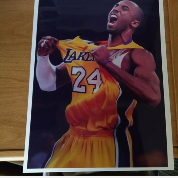 NEW!💯 KOBE BRYANT LOS ANGELES LAKERS 8.5x11 ULTRA GLOSSY BASKETBALL POSTER🔥 - Picture 3 of 4